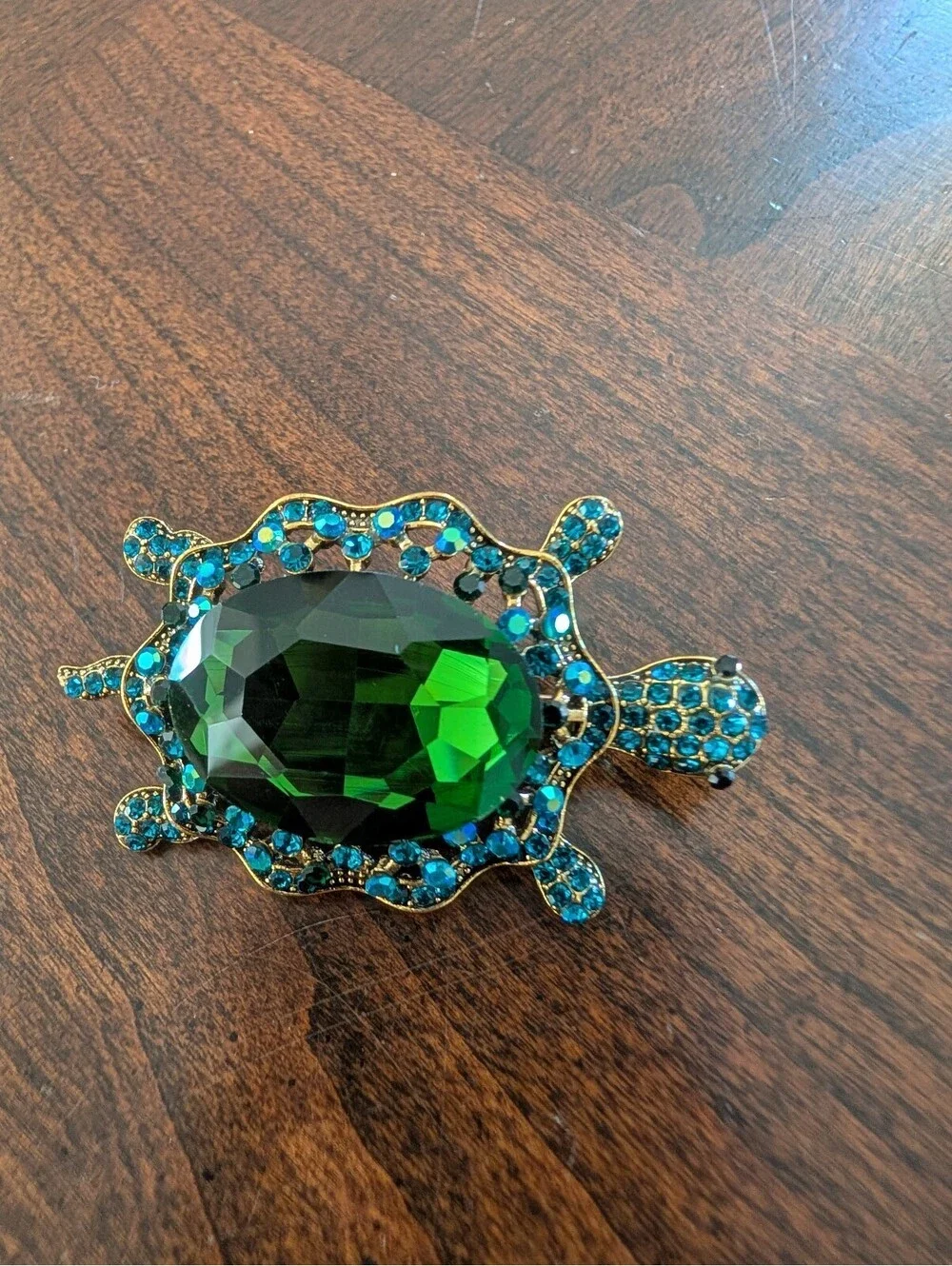 Gold Tone Green Faceted Bead and Gree Rhinestone Blingy Turtle Brooch New